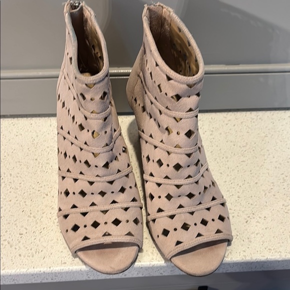 Michael Kors Uma Wedges Open Toe Ankle Boots Cement Suede Back Zipper Size 8.5 - Picture 2 of 9